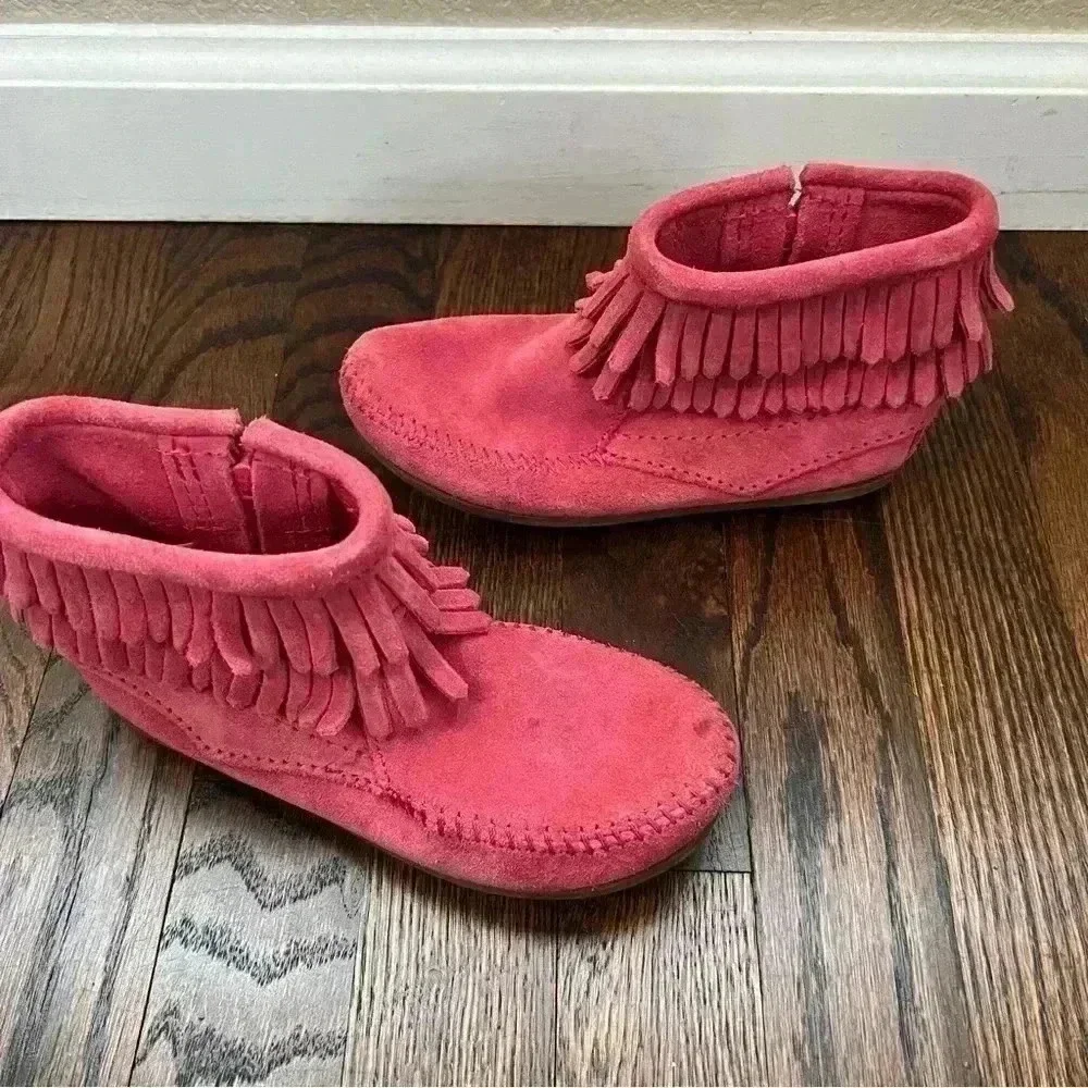 Minnetonka Girls Moccasin Fringe Pink Ankle Leather Boots Side Zip Size 13